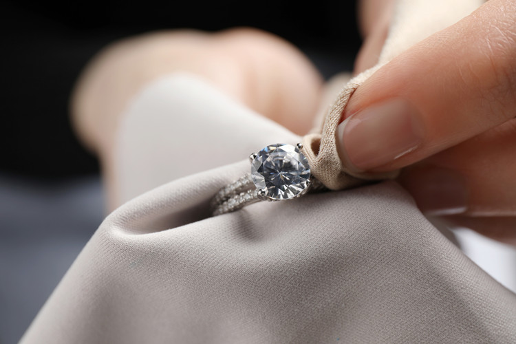 How to Care for Your Jewelry in the Summer